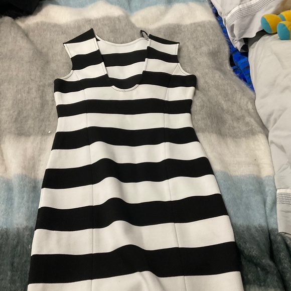 ,Michael Kors black and white stripe dress (XS) - Picture 2 of 3